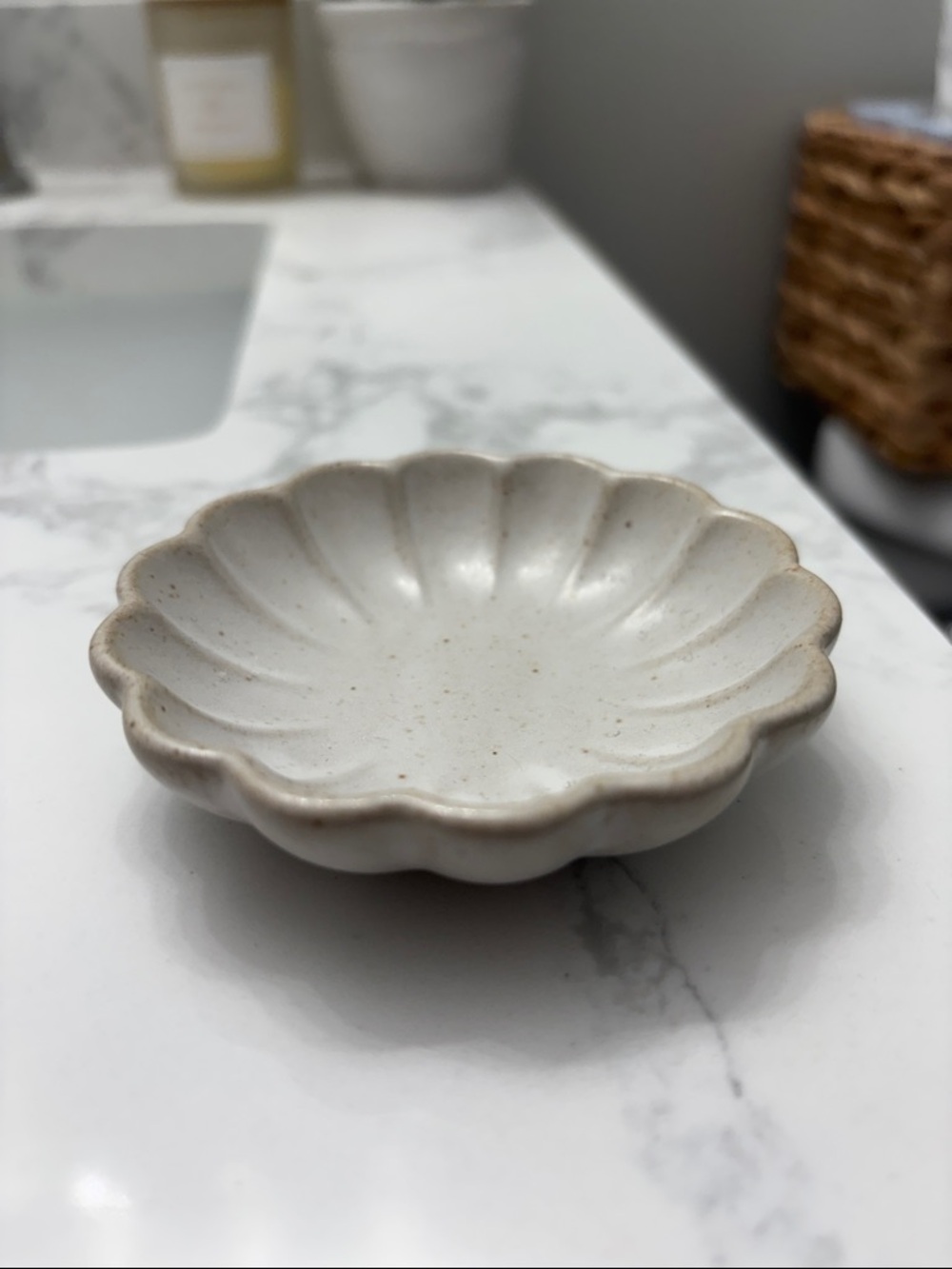NWOT Cream Ring Dish